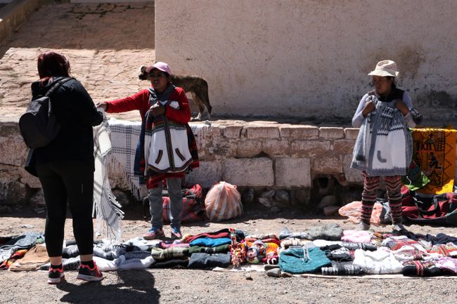 Verkäuferinnen am Bahnhof von San Antonio de los Cobres