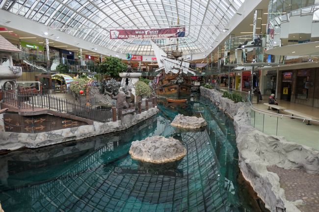 17.9. West Edmonton Mall - more than just shopping