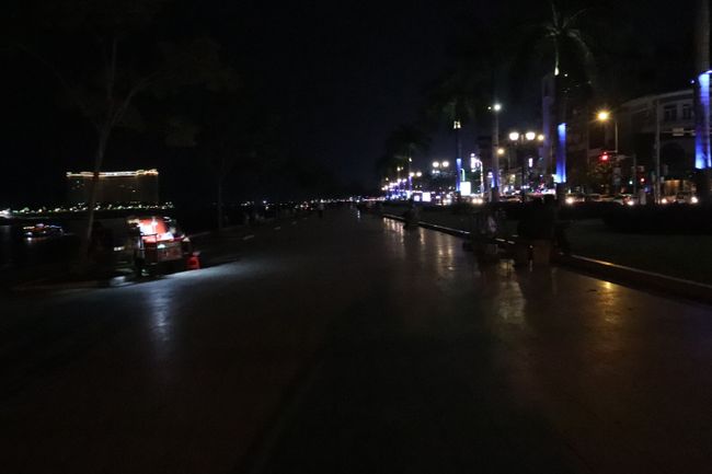Die Promenade bei Nacht.