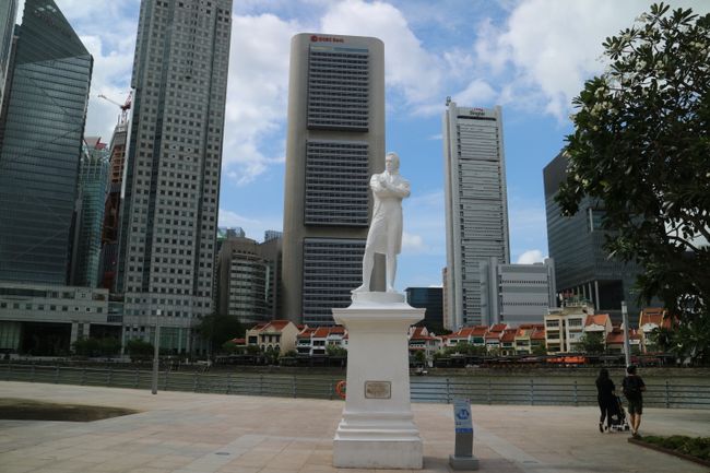 Stamford Raffles Statue