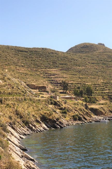 The terraces of Isla del Sol and the ruins.