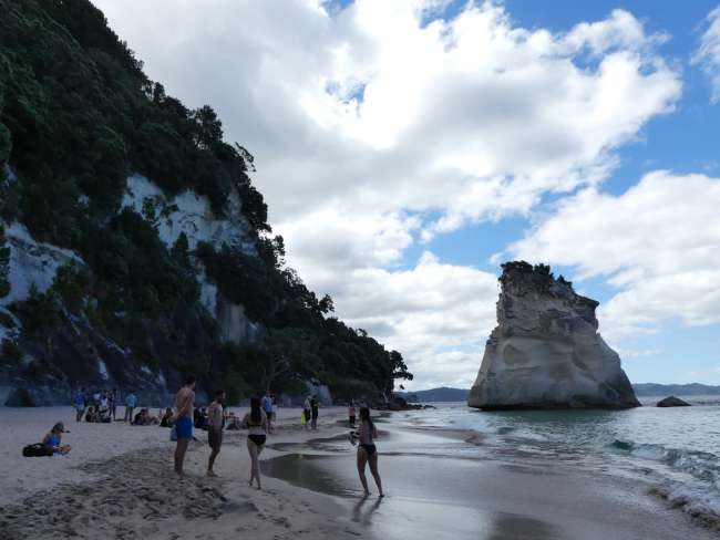 View of the beach behind Cathedral Cove