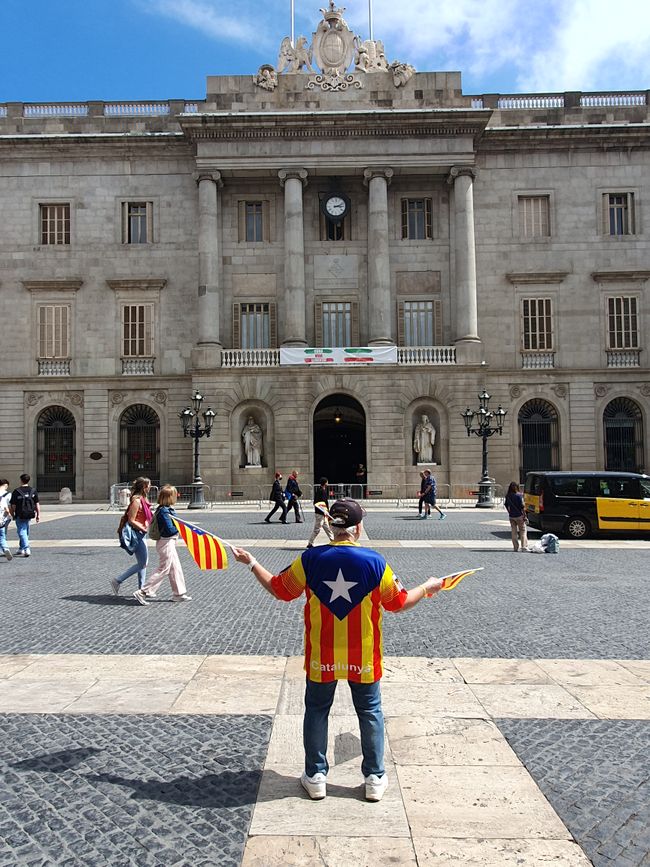 Katalanischen Nationalim vor dem Rathaus