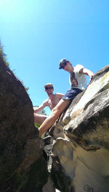 Andi und Patrick auf einem Felsen