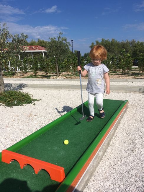 Mini golf is Ida's thing