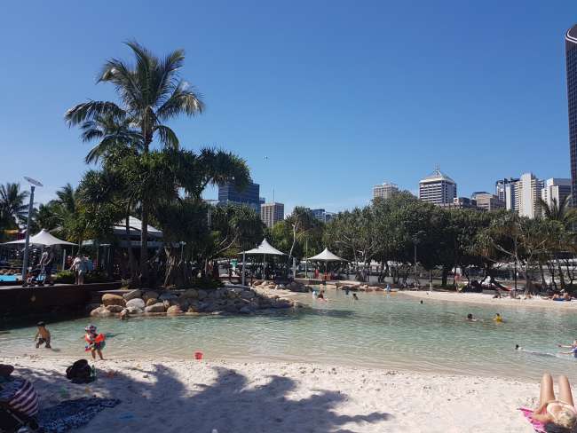 DAY 3 - CHILL DAY AT SOUTHBANK BEACH
