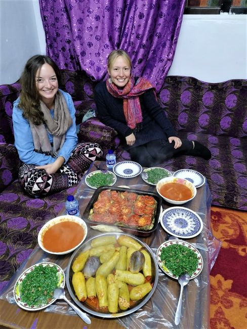 Sophia und ich, noch guter Dinge vor dem Essen bei Umm Hayan