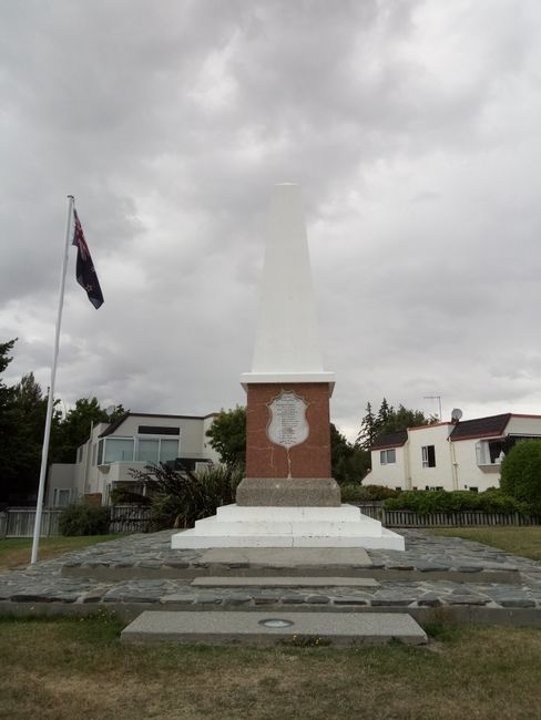 (4) War Memorial 
