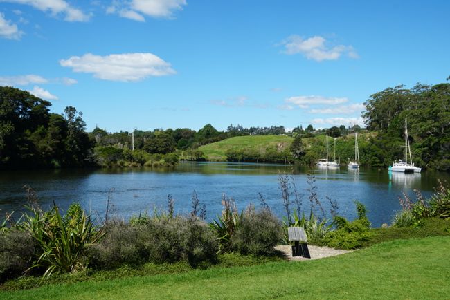 Kerikeri - 'the life is good in a boat house'