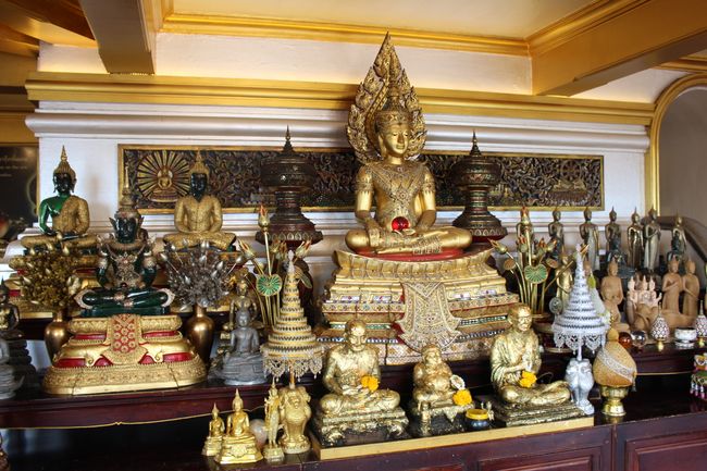Wat Saket: Buddhasammlung im Tempel
