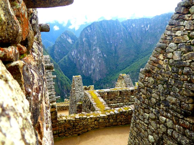 Cusco: Machu Picchu and Rainbow Mountains - the lost realm of the Incas