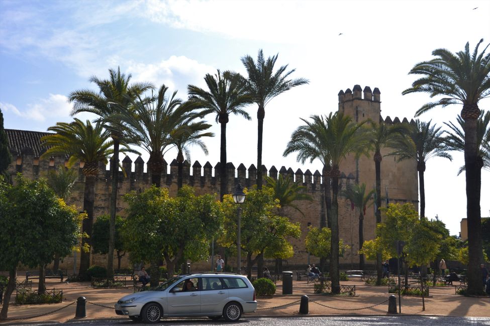 Außenmauer der Alcázar 
