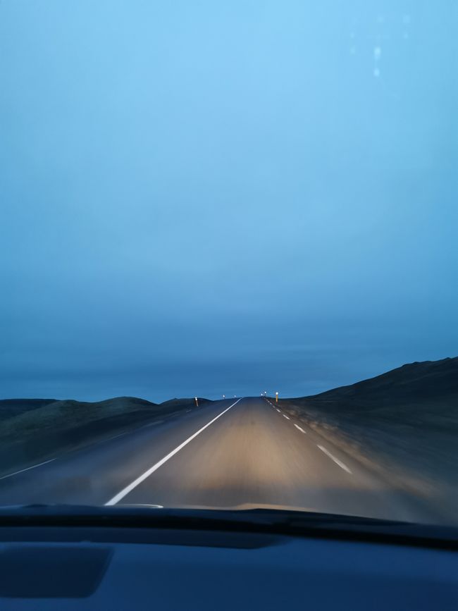 Autofahrt im Dunkeln 