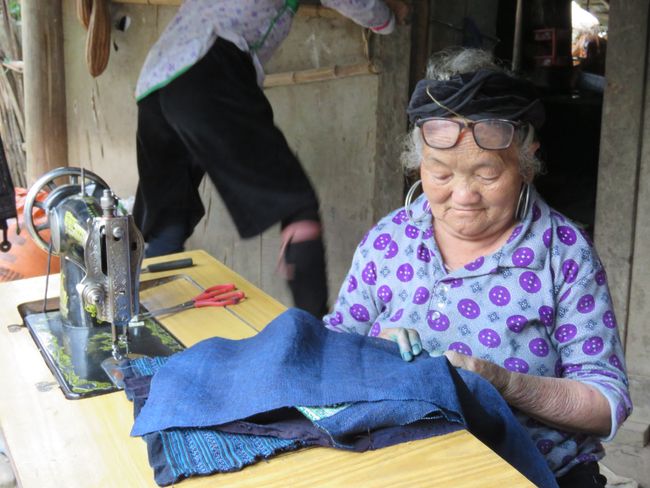 Rolling, dyeing, sewing, embroidering... locals at work (always women!)