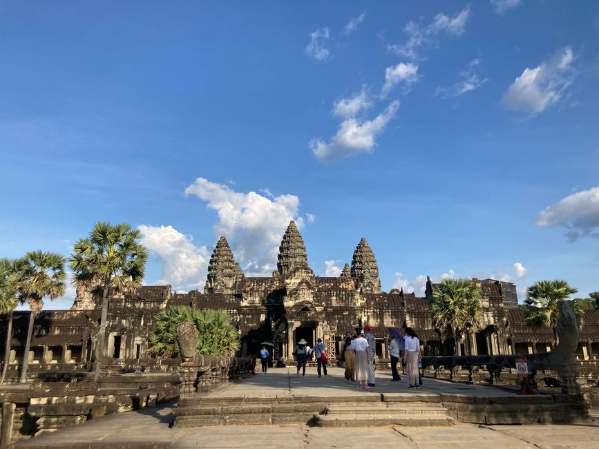 Siem ká & Angkor Wat
