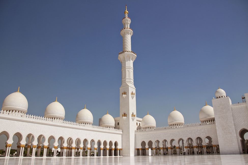 Tag 6 (2014) Scheich Zayed Moschee, Heritage Village & Corniche