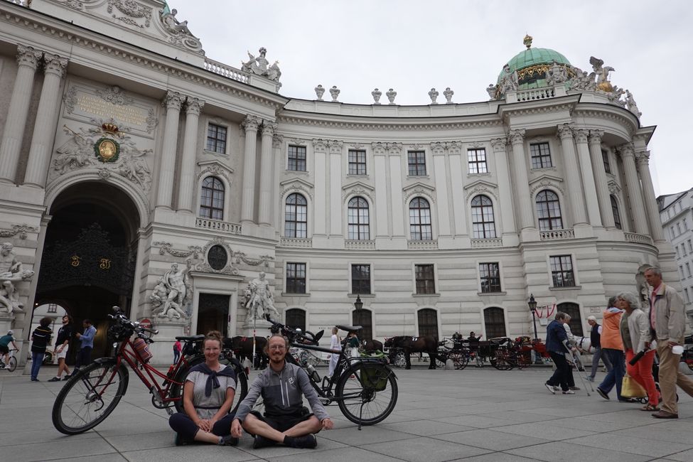Tag 28 bis 33 Fahrt nach Wien entlang der Donau, durch die Wachau und drei Übernachtungen in Wien