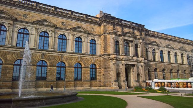 the exterior of the Dresdner Zwinger