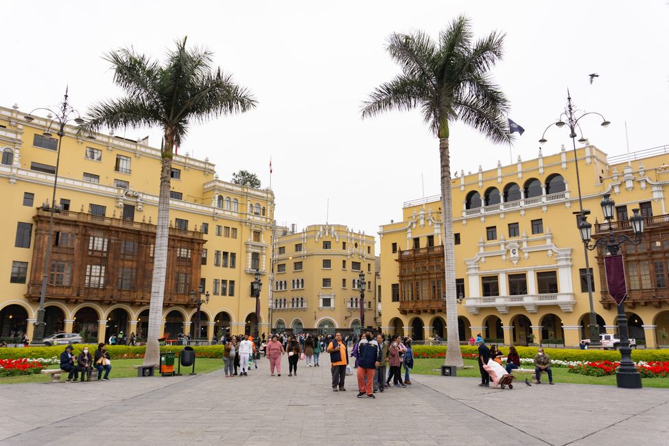 Colonial buildings at the Plaza de Armas
