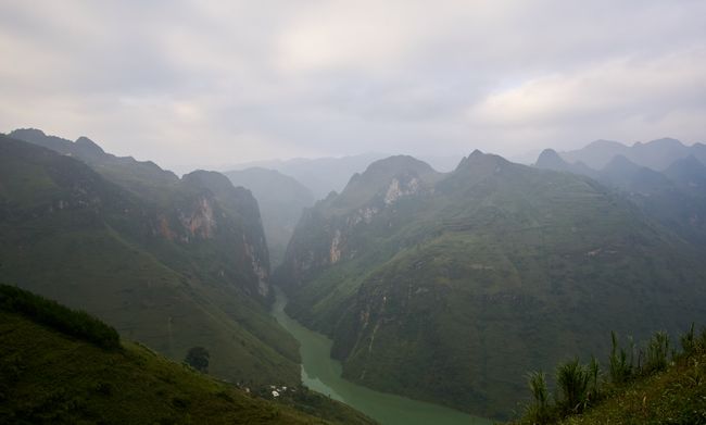 On the road - Northern Vietnam (Yen Bai - Ha Giang - Ma Pi Leng Pass - Bao Lac)