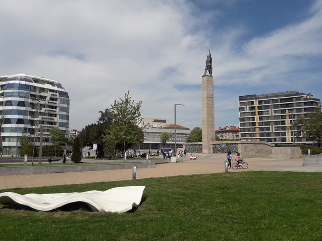 monument in the center