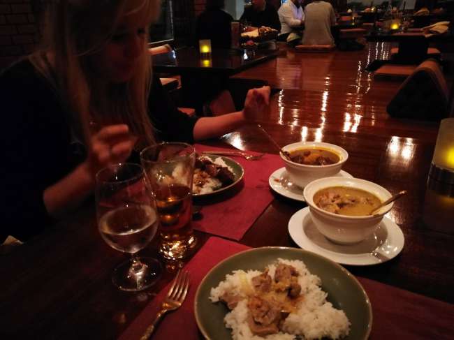 Erstes Nachtessen in Thailand 
