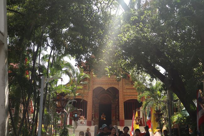 Temple hopping in Chiang Mai's old town ;-) (Day 60 of the world trip)