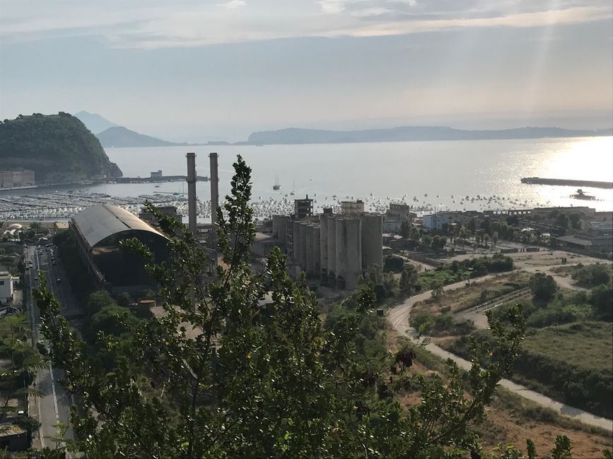 Fahrt Richtung Napoli mit Wanderung zum Vesuv