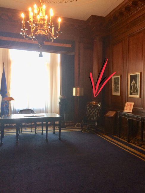 Der Stuhl darf nur von Mitgliedern des britischen Königshauses benutzt werden