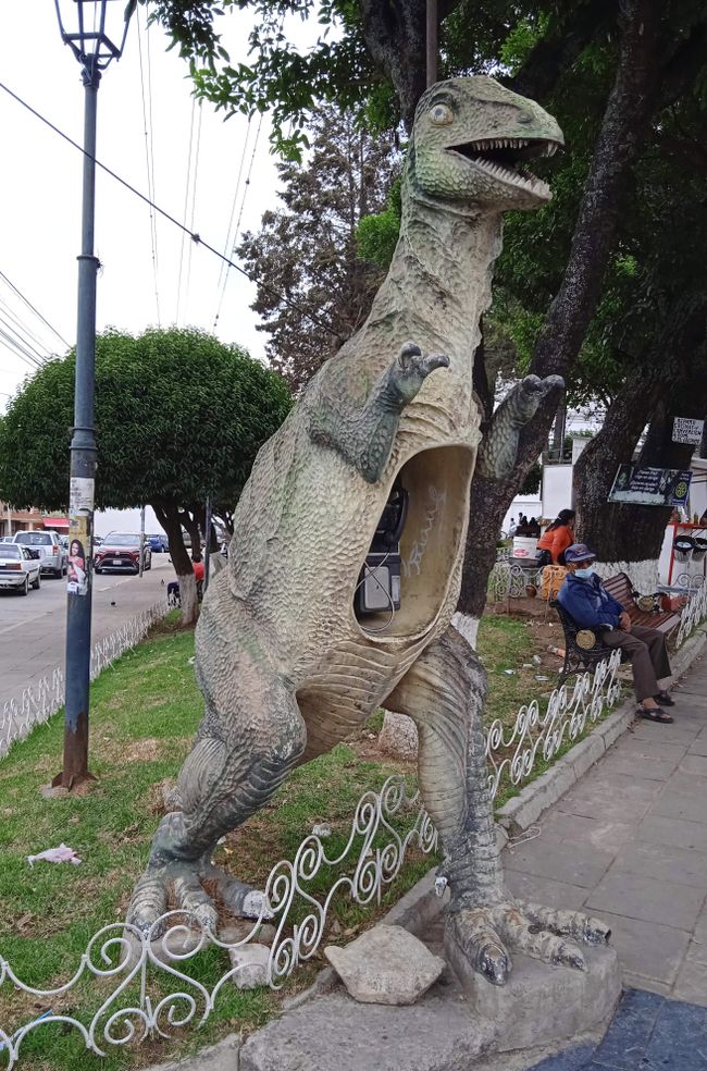 Bonusbild: Dino-Telefonzelle