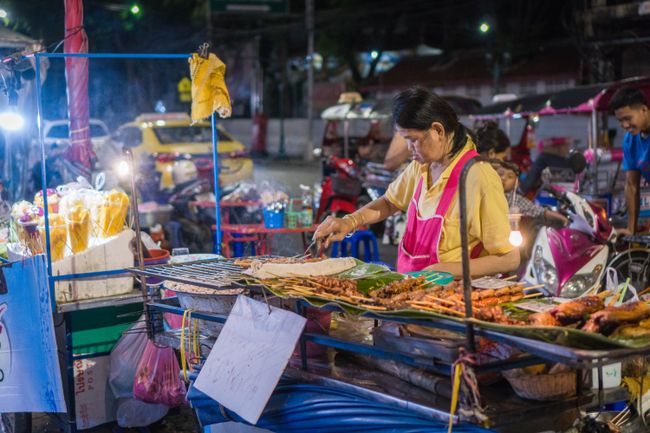 Street vendors even at night