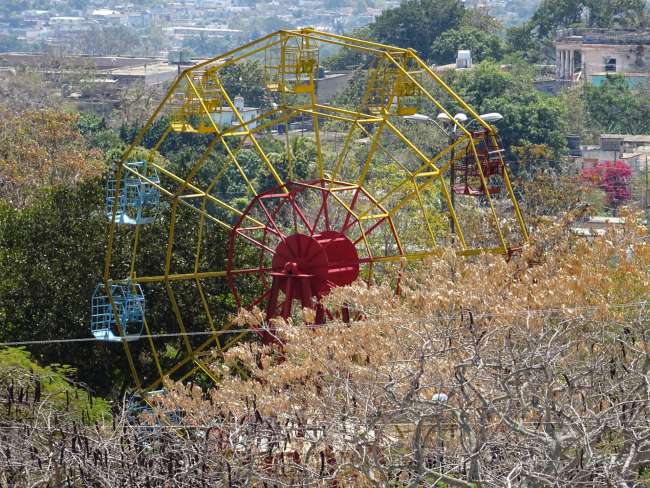 Ferris wheel reminiscent of Pripyat