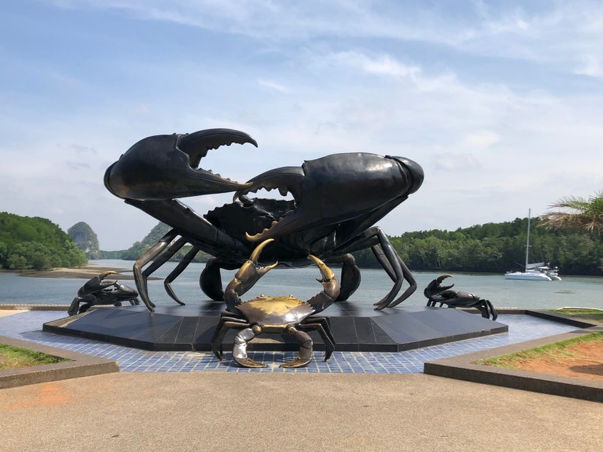 Crab Statue 