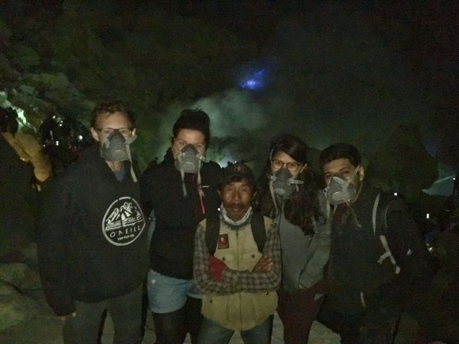 Nothing goes without a mask in front of the sulfur bank in the Mount Ijen crater.