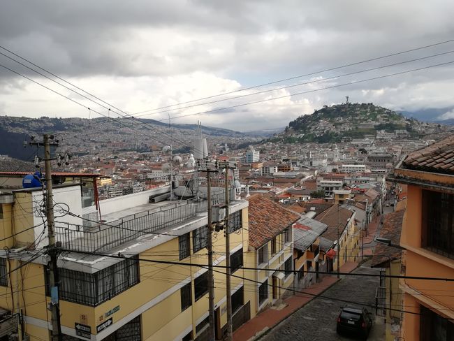 View over the city of Quito, which is located at an altitude of 2850 m and is thus the highest capital in the world.