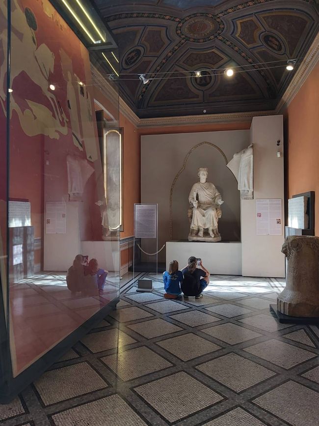 Le Capitoline Museums ma malaga i le fale