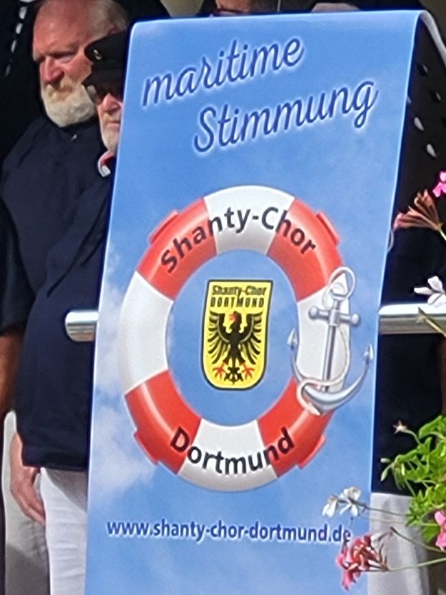 We like the Dortmund Shanty Choir and the Pfaffnau Men's Choir better