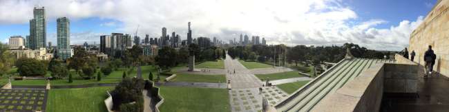 Blick auf Melbournes Skyline