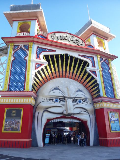 Entrance Luna Park St. Kilda