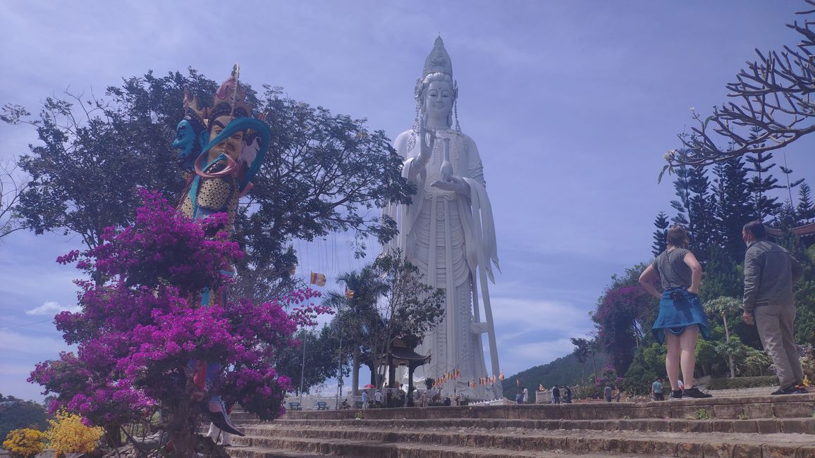 Linh An Statue