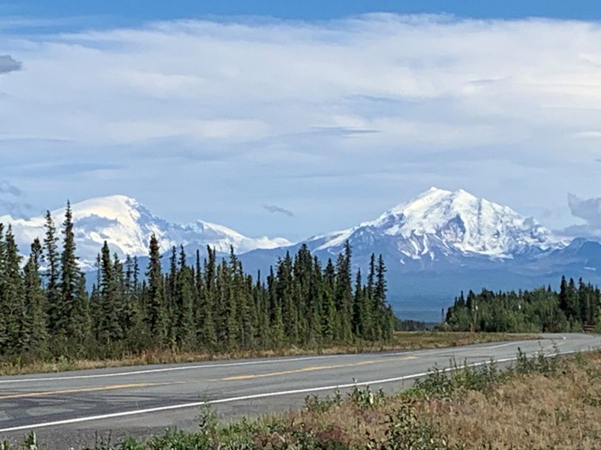 Wrangell Mountains: Mt. Sanford (4950m) & Mt. Drum (3660m)