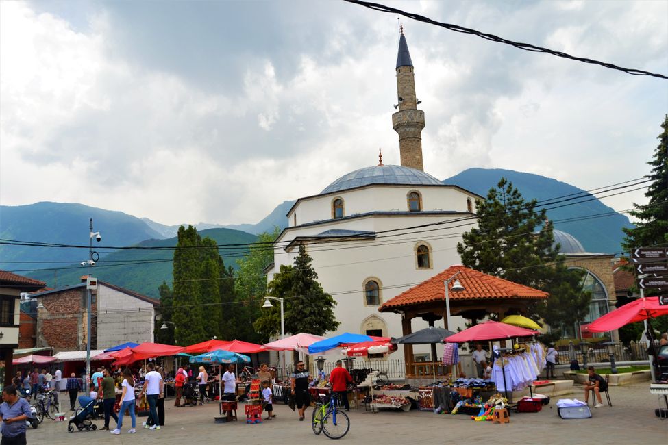 kleiner Markt vor der Moschee