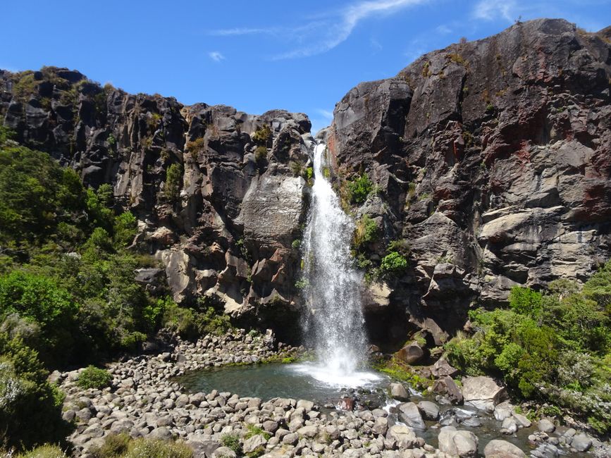 Der Taranaki-Wasserfall 