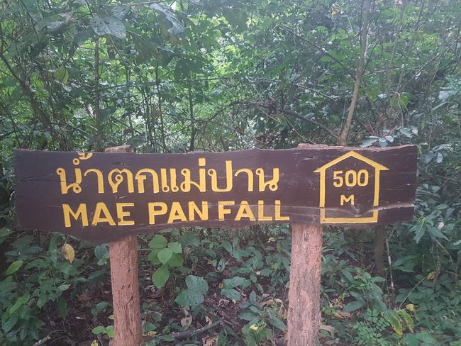 Nun der Mae Pan Wasserfall.