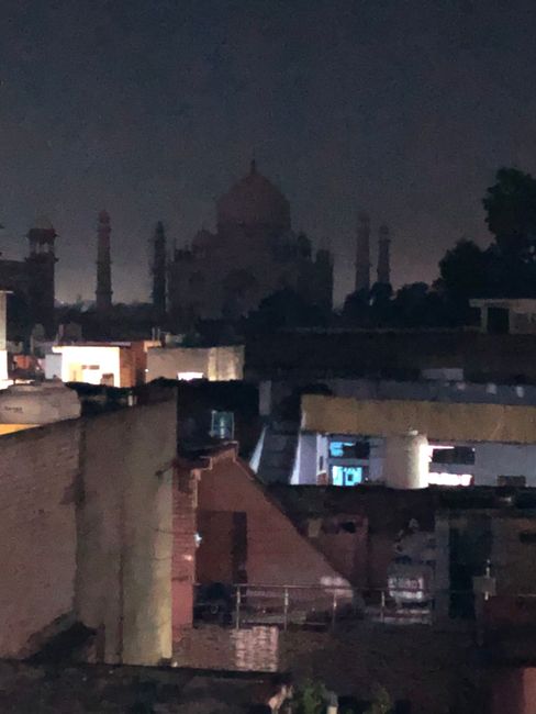 Rucksäcke zurück & Taj Mahal im Dunkeln 08.09.
