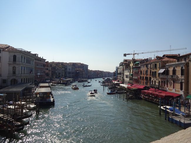 In Venedig Blick von der Rialtobrücke auf den Canal Grande