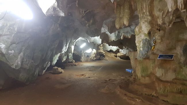 Besuch des Tiger Cave Tempels in Krabi.