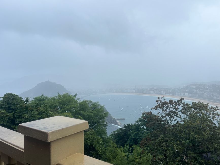 San Sebastián: viel Regen und eine Delle