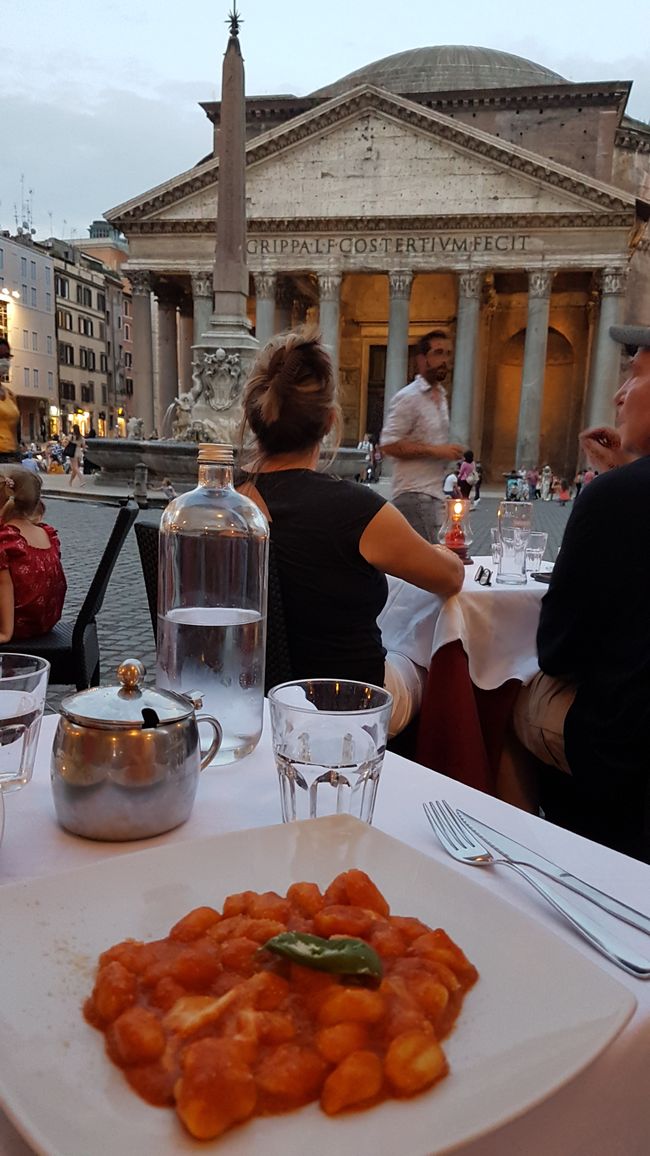 Abendessen am Pantheon