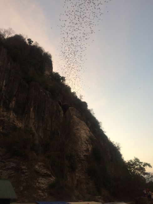 Phnom Sampeau - Bat Caves